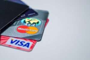 electronic payments, bank cards, e-commerce-2109610.jpg